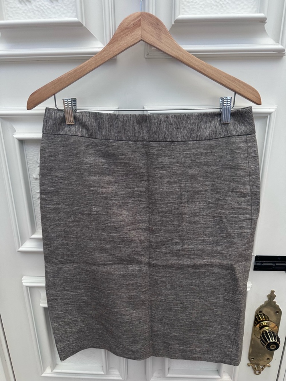 Ann Taylor -Greige Pencil Skirt - Size 8